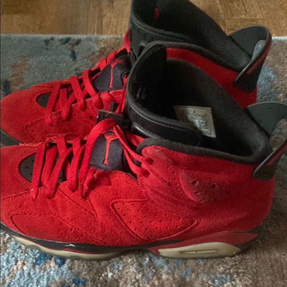 Jordan Red and Black Sneakers - Picture 4 of 4